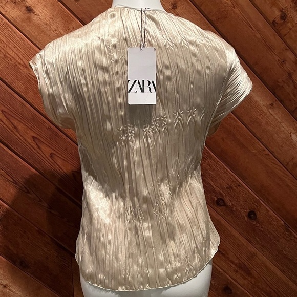 NWT Zara Champagne Asymmetrical Cap Sleeve V Neck Crinkle Blouse Top Pullover M - Picture 4 of 8